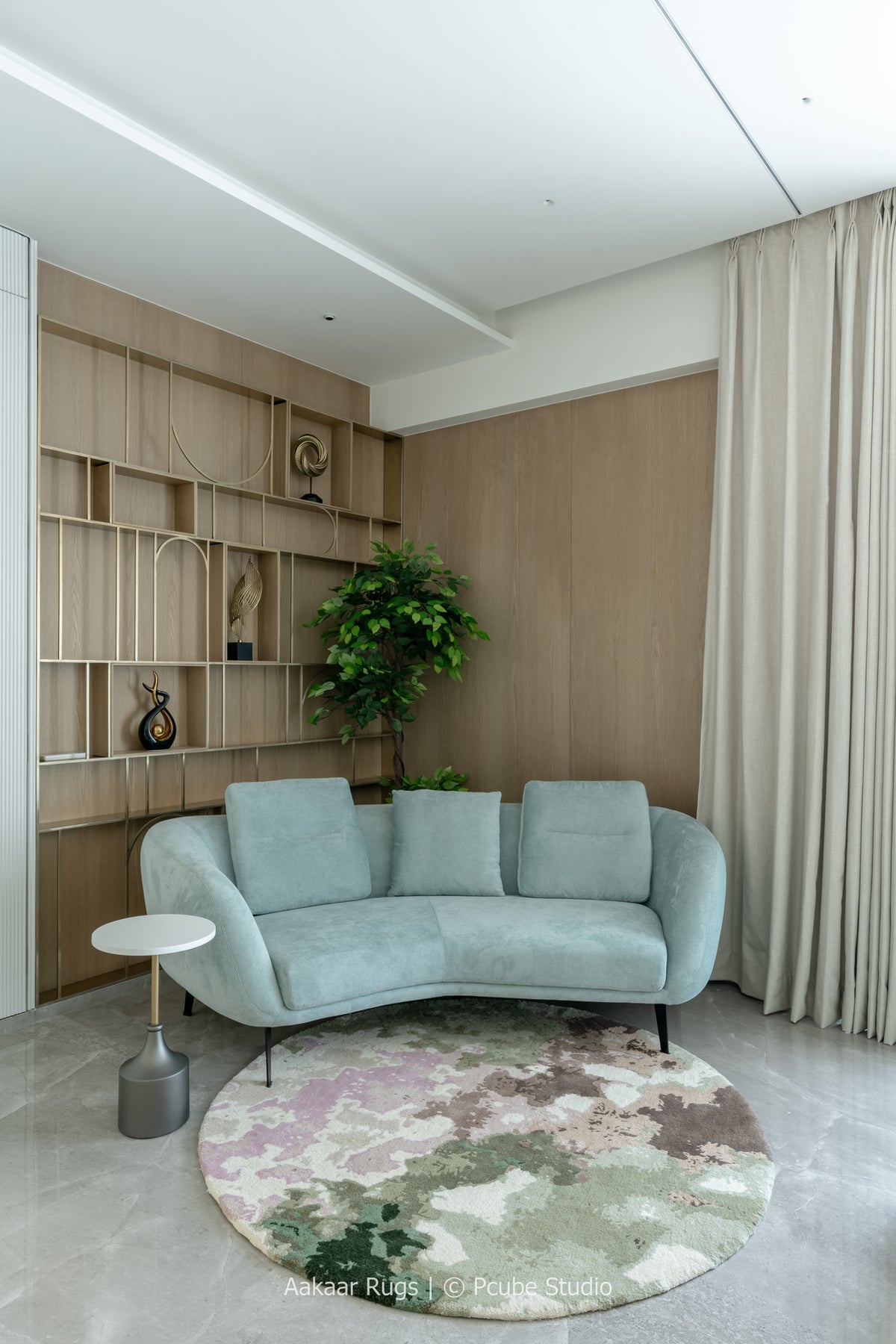 Verdant Mirage – Abstract Botanical Round Rug