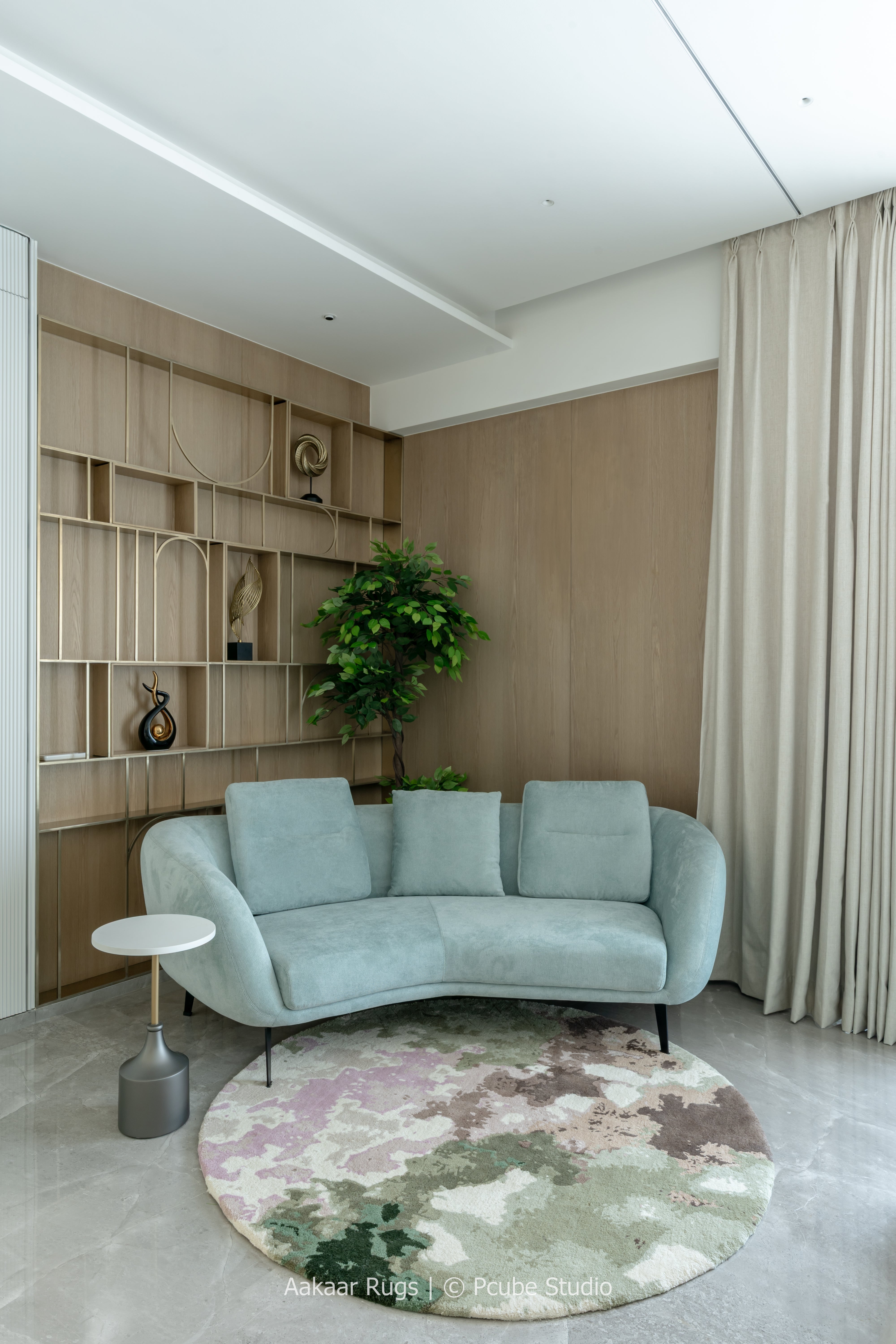 Verdant Mirage – Abstract Botanical Round Rug